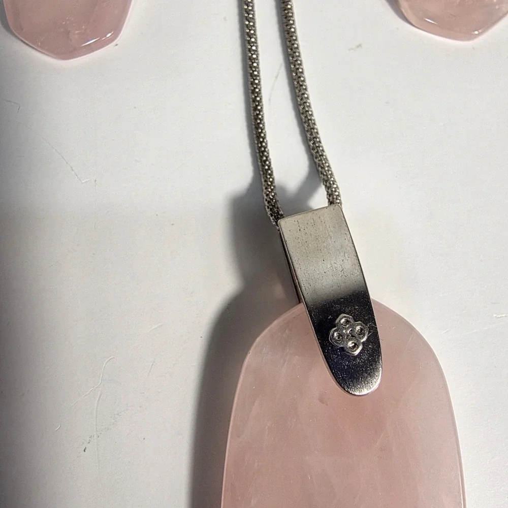 Kendra Scott Rose Quartz Necklace and Earrings Set Silver Rhodium Adjustable - Picture 5 of 6